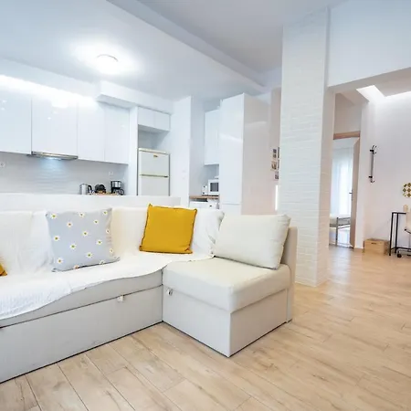 Central Train St. Flat For 4 Pers By Mps Athens